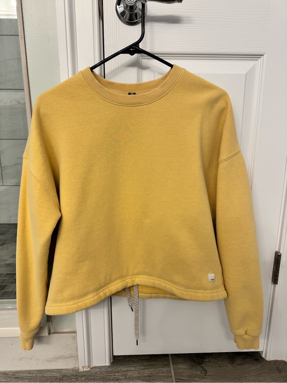 Vuori Cropped Drawstring Sweatshirt